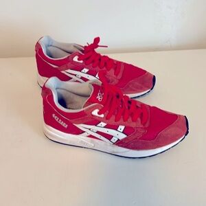Women’s ASICS Gel Saga size 8.5